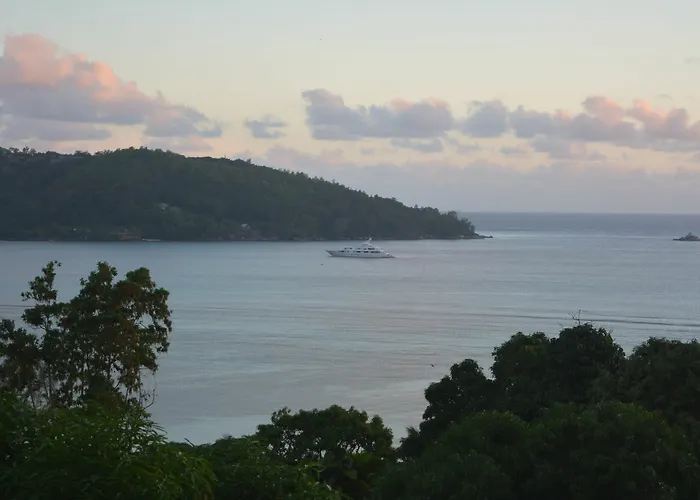 Manfiyo * Anse Boileau